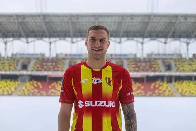 Ile zarabiają piłkarze Korony Kielce? Zaskakujące fakty o pensjach Ile zarabiają piłkarze Korony Kielce? Zaskakujące fakty o pensjach