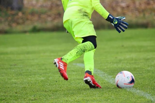 Oberliga zarobki: ile naprawdę zarabiają piłkarze w tej lidze? Oberliga zarobki: ile naprawdę zarabiają piłkarze w tej lidze?