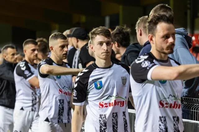 Ile zarabiają piłkarze Sandecji? Zaskakujące fakty o pensjach! Ile zarabiają piłkarze Sandecji? Zaskakujące fakty o pensjach!