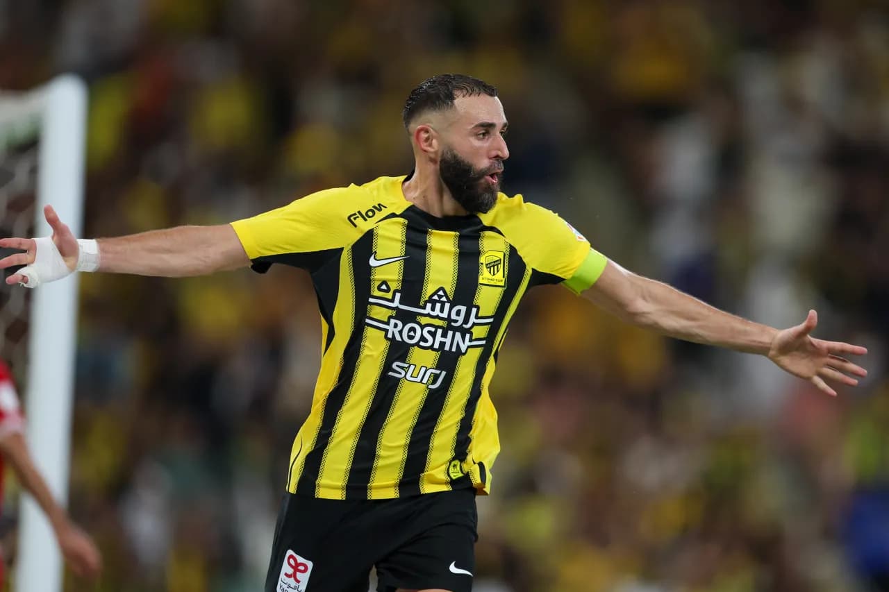 Karim Benzema zarobki: Jak jego pensja zmieniła się w Al-Ittihad? Karim Benzema zarobki: Jak jego pensja zmieniła się w Al-Ittihad?