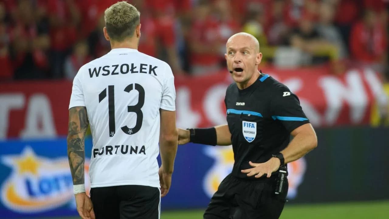Ile zarabia sędzia piłkarski w ekstraklasie? Zaskakujące kwoty! Ile zarabia sędzia piłkarski w ekstraklasie? Zaskakujące kwoty!