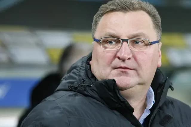 Jak nazywa się trener polskich piłkarzy? Oto zaskakujące fakty o nim Jak nazywa się trener polskich piłkarzy? Oto zaskakujące fakty o nim