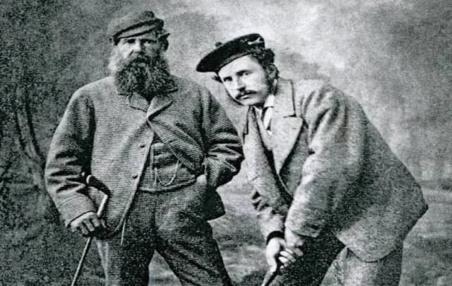 Piłka golfowa z czego jest? Odkryj jej tajemnice i materiały Piłka golfowa z czego jest? Odkryj jej tajemnice i materiały